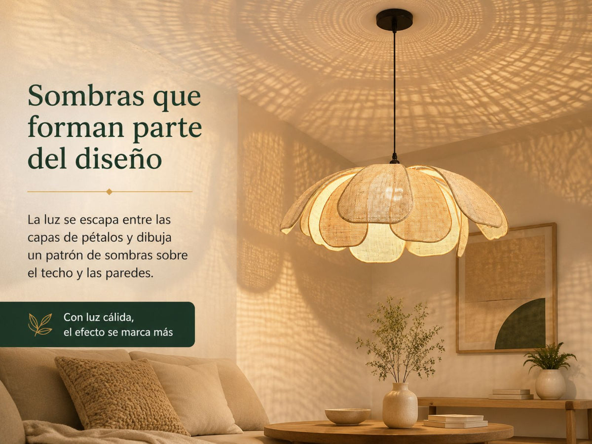 Los pétalos dibujan el techo.