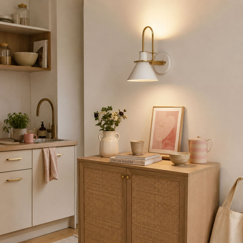 Lámpara de pared Trazo, detalle del hierro pintado