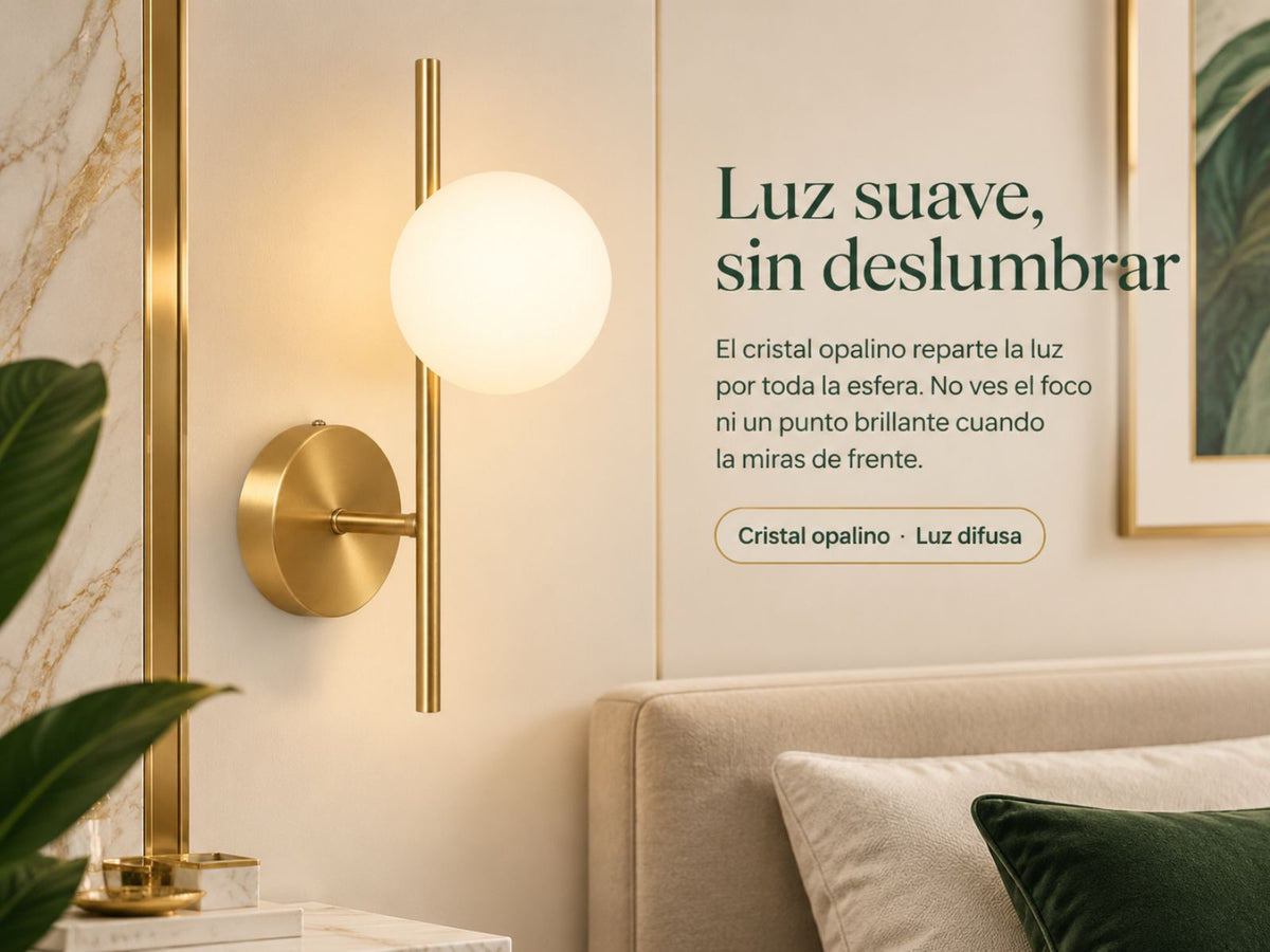 Difusa, nunca directa.