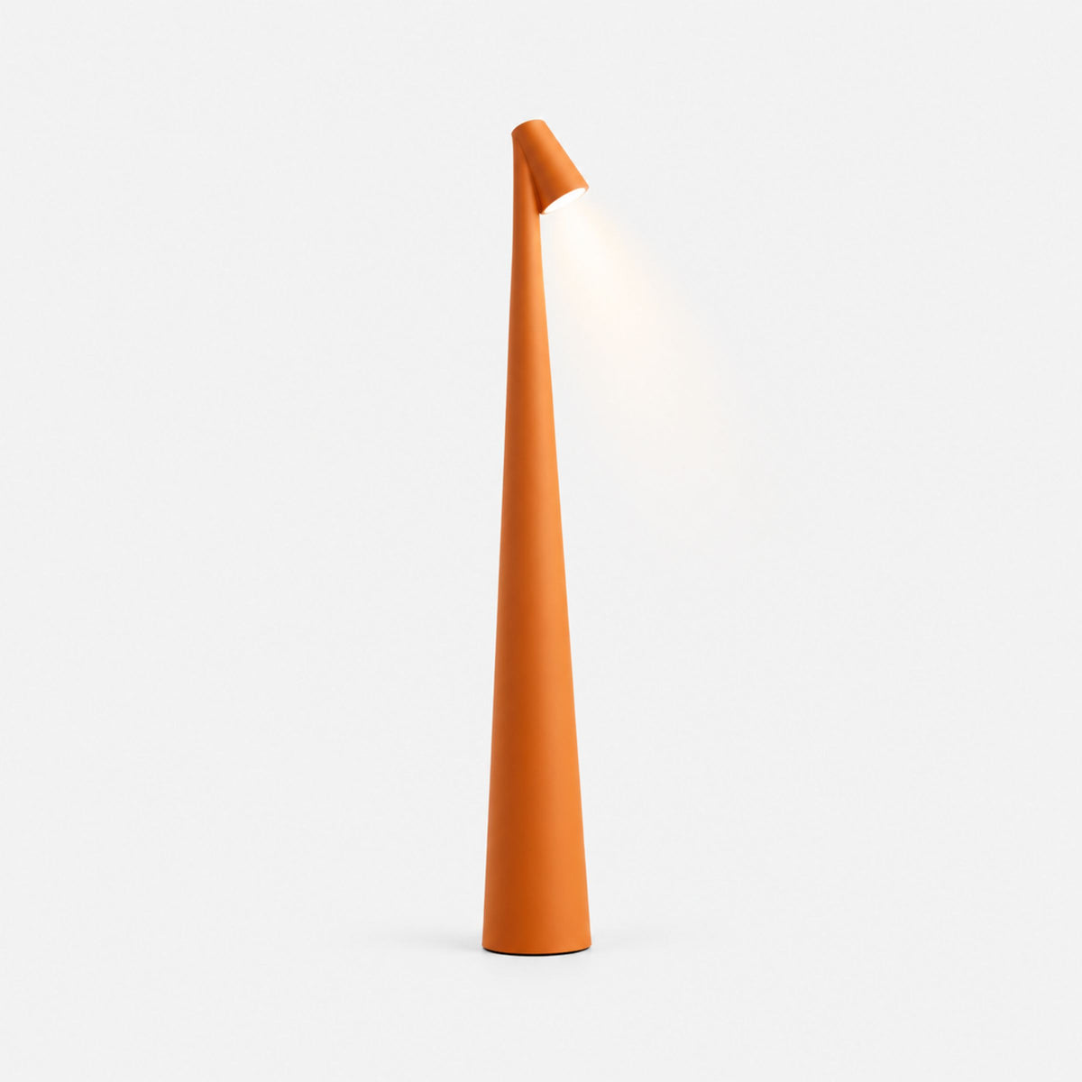 Lámpara de mesa Faro recargable con atenuación táctil para recámara
